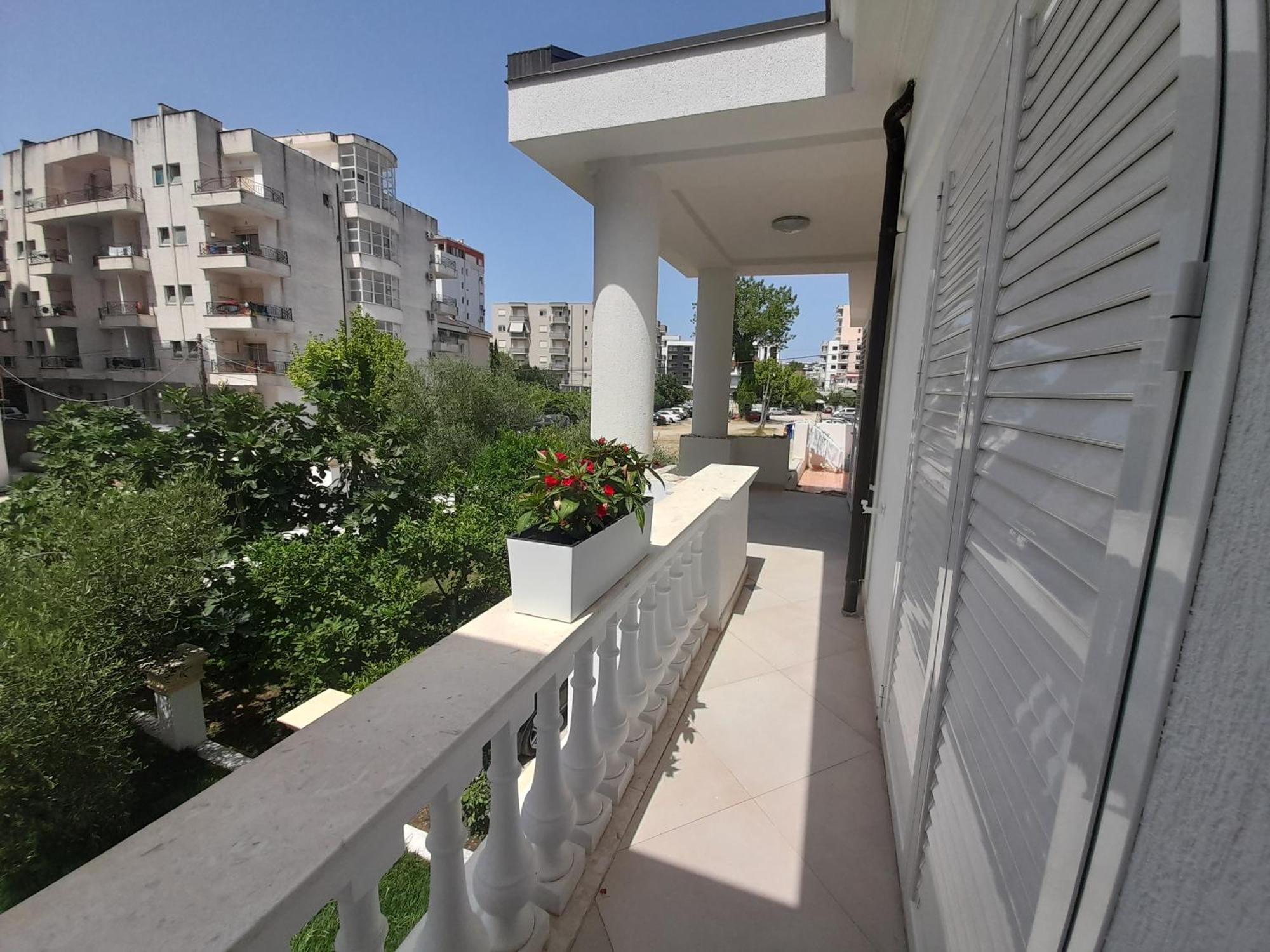 Villa Kurti Драч Екстериор снимка