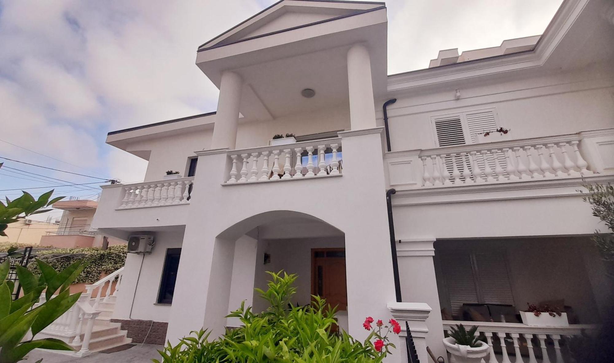 Villa Kurti Драч Екстериор снимка
