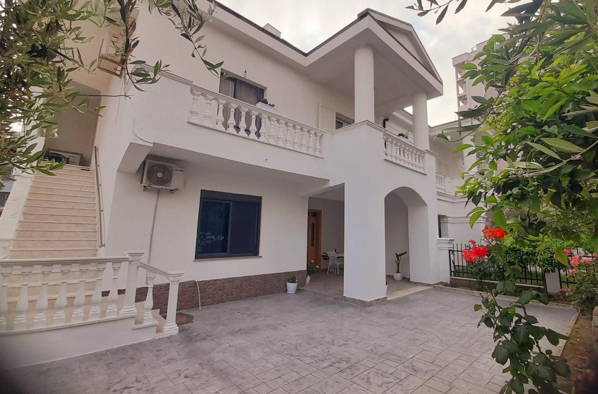 Villa Kurti Драч Екстериор снимка